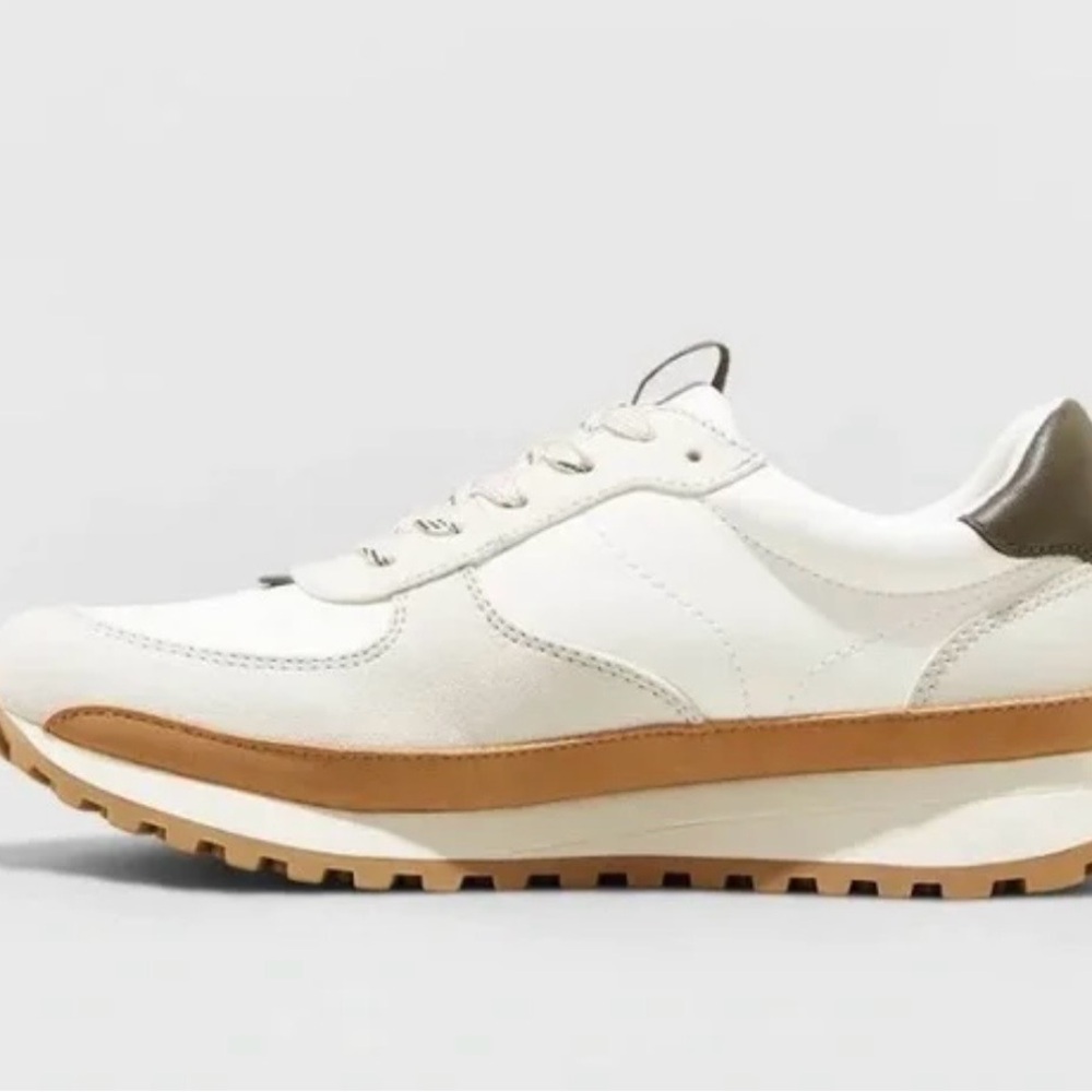 Universal Thread Target Maria Women Sneakers, size 9